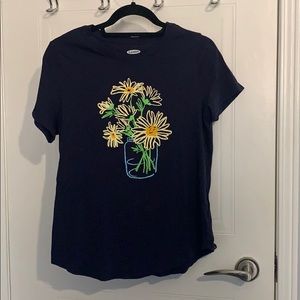 Basic navy blue t-shirt with graphic design
